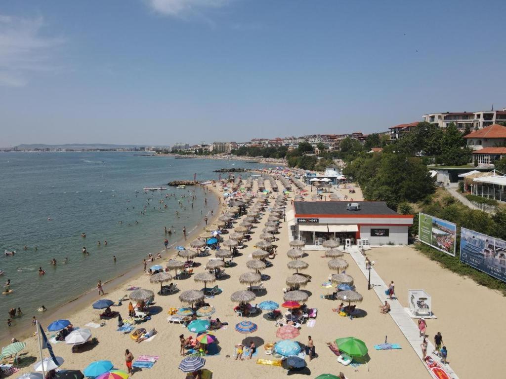 Horizon 10 'В' Apartment Sveti Vlas Bagian luar foto